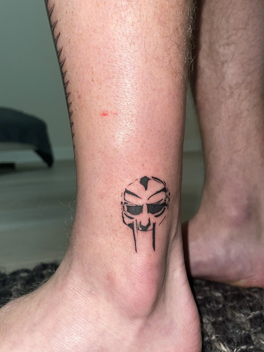 Tfue's tweet image. 6 hours later three new pieces 💉🖤