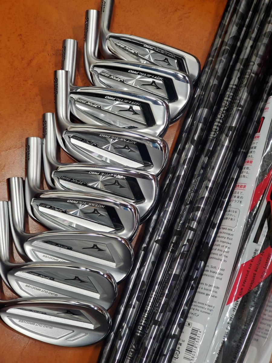 factory_bell's tweet photo. 『MIZUNO HOT METAL PRO IRON✨~REVE✨』
ミズノHOT METAL PRO JPX321アイアンの作製です☀️✨😝
お客様が選ばれたシャフトはREVE「I-ELEVATION BLACKカモ」‼️✨😝
グリップは人気のクロス🎵✨😊
#ミズノ
#mizuno
#hotmetalpro
#jpx321
#reve
#アイエレベーション https://t.co/tVuQfsnESO