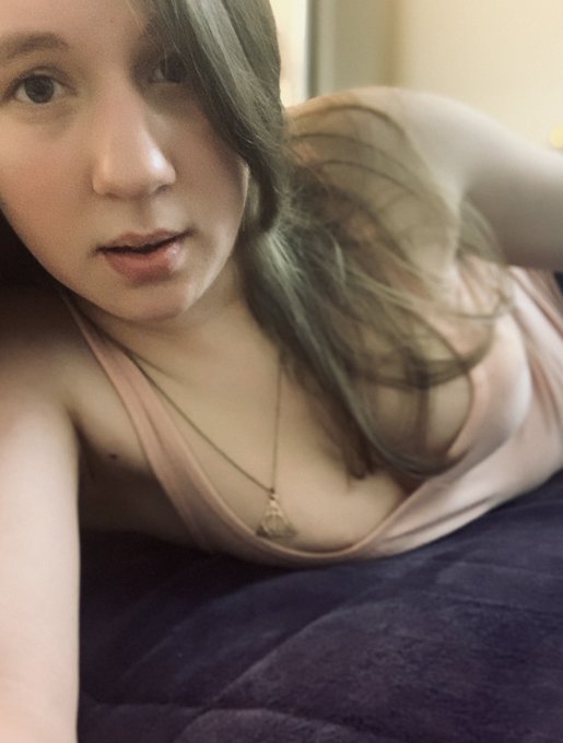 Happy Friday eve 😊 this weekend can&rsquo;t come soon enough! https://t.co/cDZVFSFdYy<a href="/tag/sellingnudes"class="tags"><span>#sellingnudes</span></a><a href="/tag/buyingnudes"class="tags"><span>#buyingnudes</span></a>