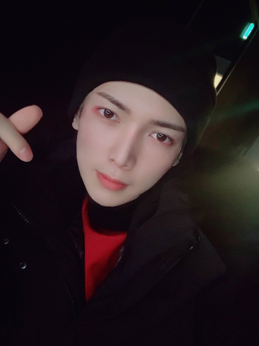 ATEEZofficial's tweet photo. [#여상] 에이티니 잘 지내요?! 보고싶어요! 오늘 하루도 좋은 일만 있길 바라요!
#ATEEZ #에이티즈 https://t.co/3oEMchQHuu