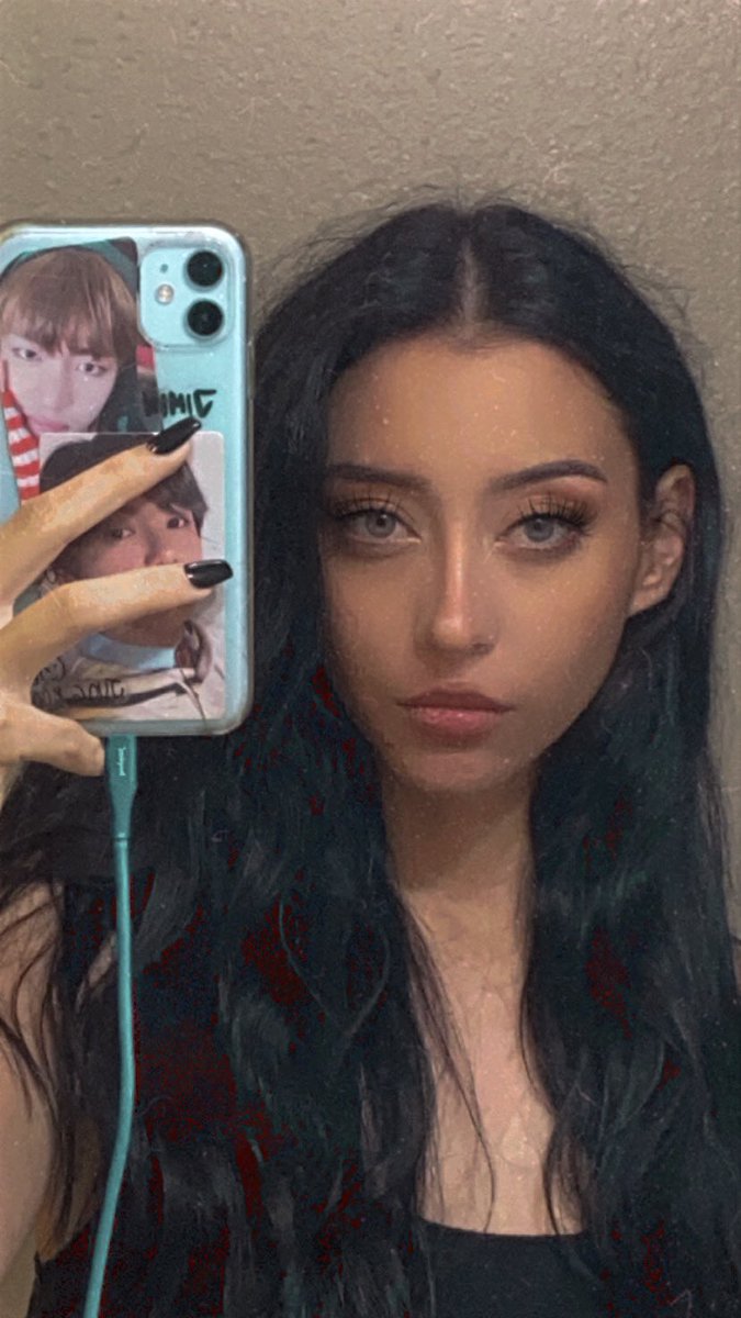hex6irls's tweet photo. the face                                    the ass https://t.co/RYx9I5Vu6b