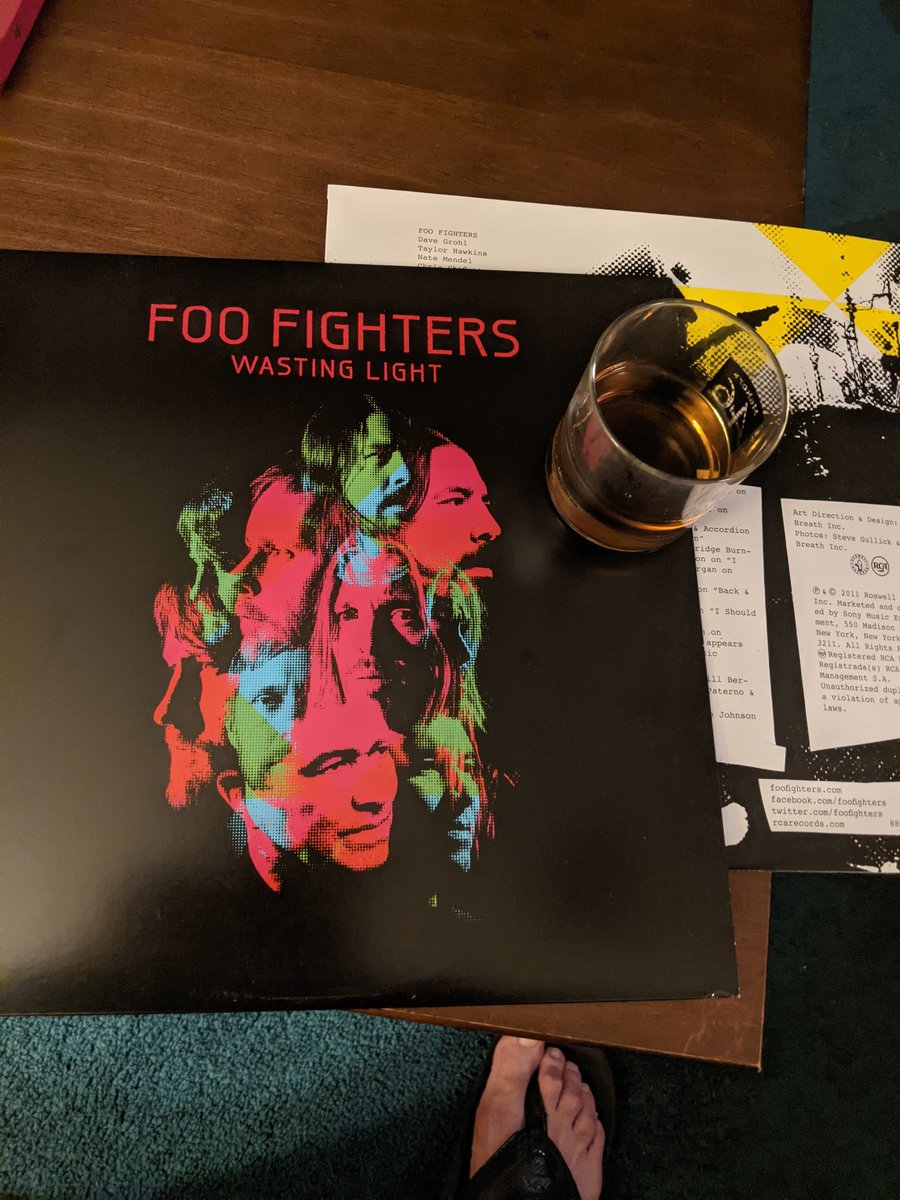 jdritter2's tweet photo. Happy Birthday #DaveGrohl @foofighters #nowspinning #WastedLight can't believe this LP is ten years old this year! #Cheers https://t.co/iHZjmrk8Rc