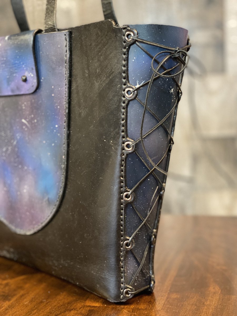 bobbiemaloy's tweet photo. I’m having a ton of fun with #leather working. It’s really cool to create something with my hands. Here’s the latest creation from my workbench. 

#leathergoods #relentlessleather https://t.co/MGcjEeb105