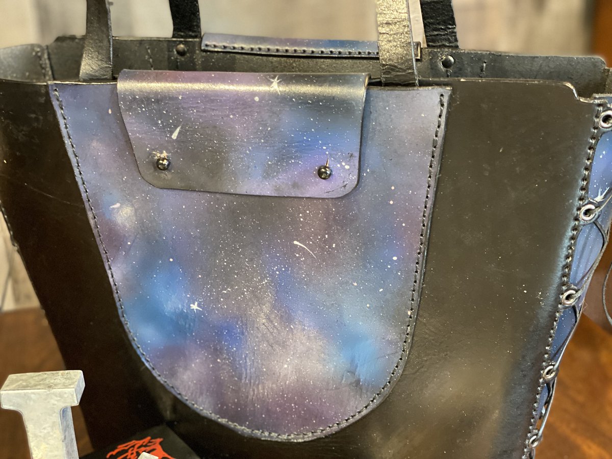 bobbiemaloy's tweet photo. I’m having a ton of fun with #leather working. It’s really cool to create something with my hands. Here’s the latest creation from my workbench. 

#leathergoods #relentlessleather https://t.co/MGcjEeb105