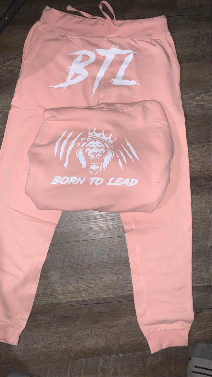 BTLCLOTHING1's tweet photo. Any size &amp; any color sweats available now ! 
Shop @BTLCLOTHING1 💖🤍🦁

Shop with us now !!! 
The information to order &amp; receive your purchase is located in bio🦁
#repost #BlackOwnedBusiness #supportsmallbusiness #Borntolead🦁 #winterseason https://t.co/jsROpy4A2b