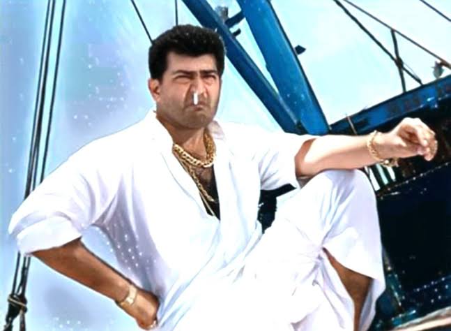 இரண்டாவது தூத்துக்குடி துறைமுகம். இவங்க இங்க தயாரிக்கிற பொருள செலவு கம்மியா அனுப்ப இந்த Transportation உதவுது. Ramco cement factory உள்ள தனியா ஒரு ரயில்வே டிராக்கும் ரயில் இன்ஜினும் இருக்கும்‌. இப்படித்தான் அவங்க production & Transportation costஅ குறைக்குறாங்க.