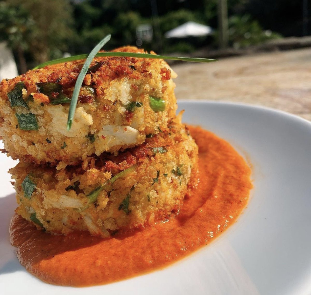 ChefChiantiQC's tweet photo. Sweet Potato Crabcakes on Roasted Red Pepper ๐ถ Pureรฉ #ChefUp https://t.co/HFOYXWYvvf