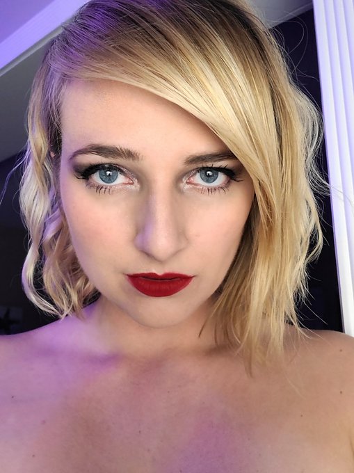 You guys are booking up my January with some amazing custom video ideas! Anyone else who's looking for<a href="/tag/mvsales"class="tags"><span>#mvsales</span></a>