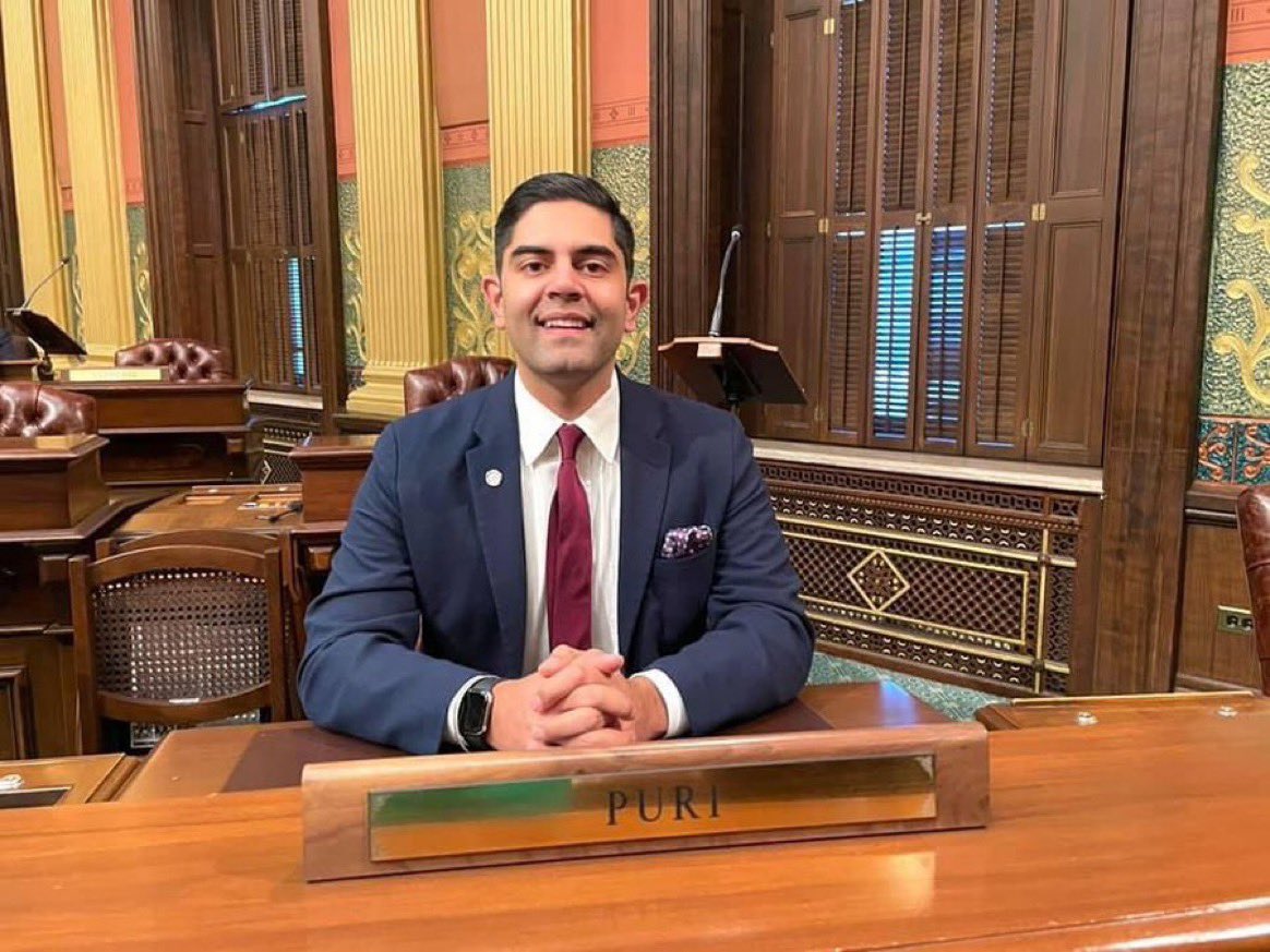 This election cycle, over 100  @MomsDemand volunteer leaders and gun violence survivors ran for elected office and 43 won seats – from town council and school board to U.S. Congress. Here are just a few of their swearing-in photos. We’re so proud of you!!!