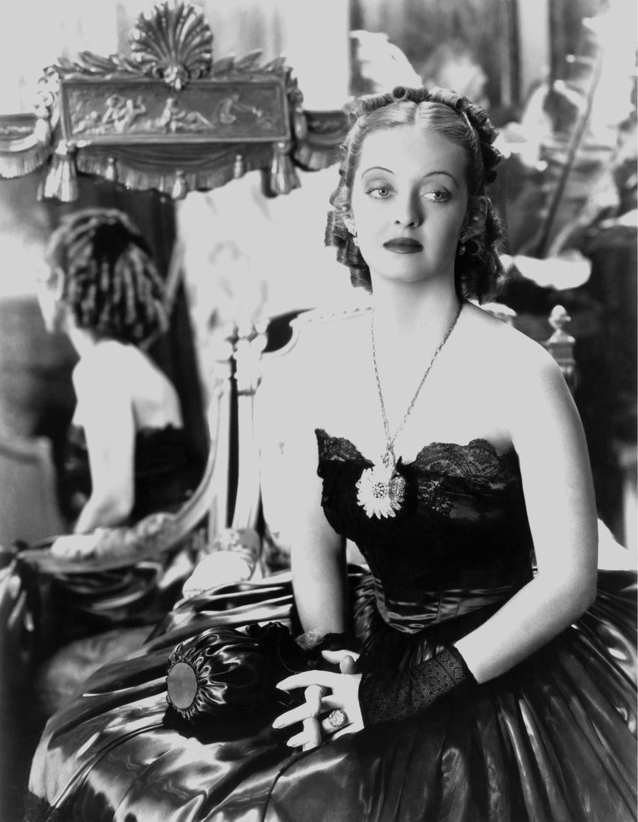 Here's Hopkins as Julie Marsden in the stage version Jezebel, and Davis in the role for the 1938 film.  #OldAcquaintance  #TCMParty