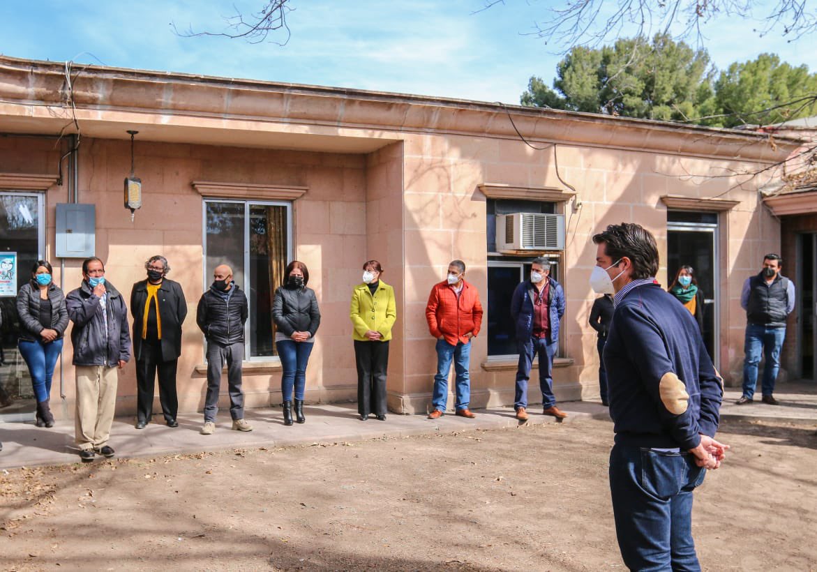 sevotcoahuila's tweet photo. El secretario @enriquemym fue recibido por compañeras y compañeros de la CERTTURC, coincidieron sobre la importancia de continuar esforzándose a diario para que más familias de nuestro estado se beneficien con certidumbre jurídica patrimonial https://t.co/G19nGYkzd0