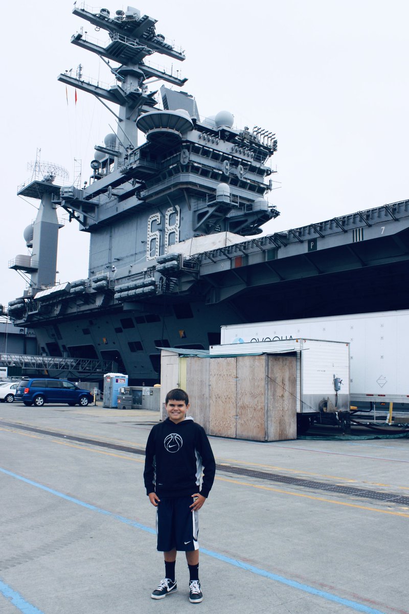 carynbrown99's tweet photo. Toured a ship at 13 ⚓️, raised his right hand at 18 🇺🇸 #Enlisted #GoNavy https://t.co/g7TfS9ZGZ0