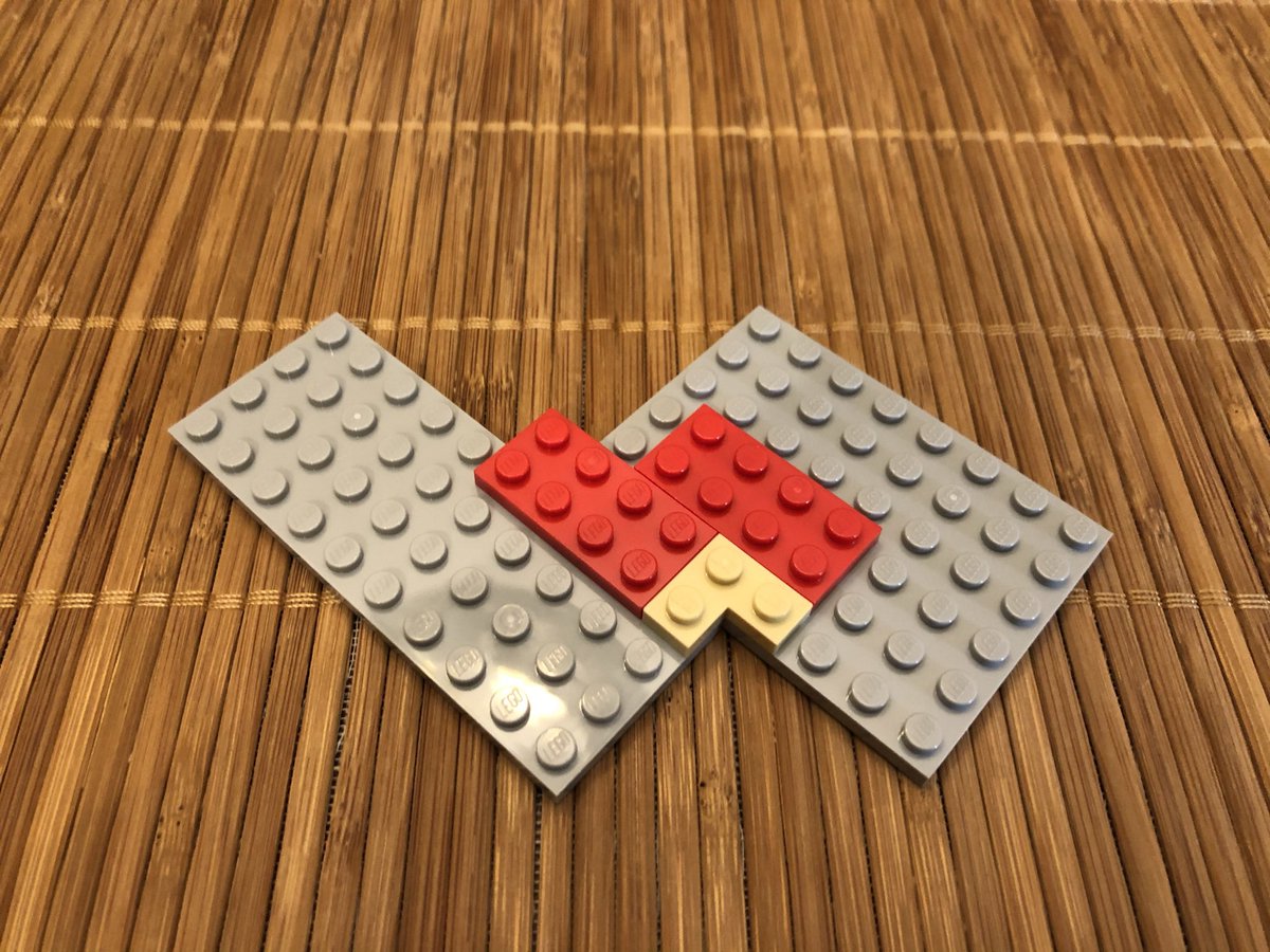 The next quadrant is a bit different. There’s a hole in the floor, so the plates lay out differently.  #LEGO  