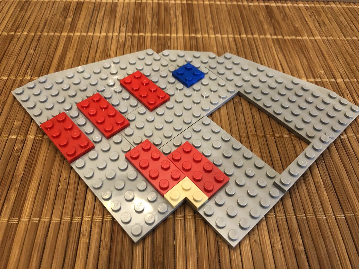 The next quadrant is a bit different. There’s a hole in the floor, so the plates lay out differently.  #LEGO  