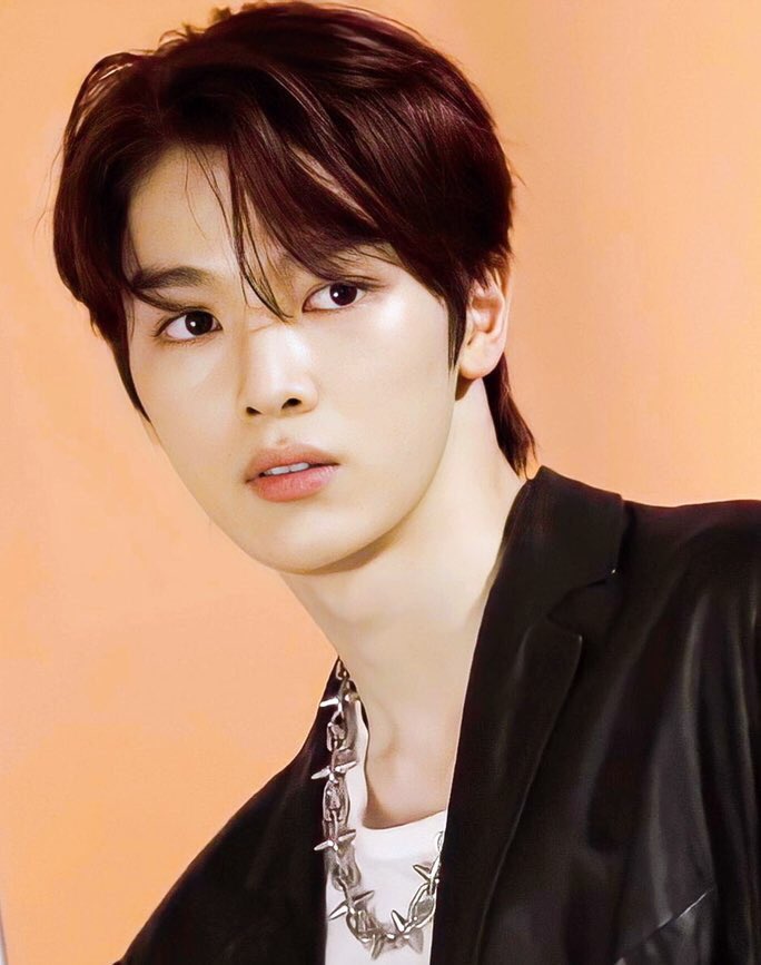 ErvnYGjUwAEDHTL?format=jpg&name=900x900