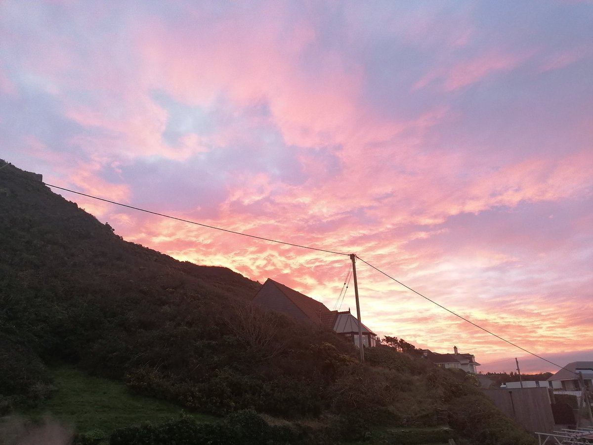 seadreams9's tweet photo. #sunrise on a winter morning https://t.co/Deff8fKDVY
