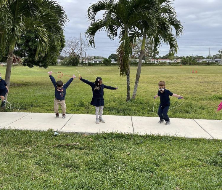 cpe_prek's tweet photo. After a mini lesson by our very own Coach Ramos, Mrs Marilyn’s class is ready to try jump rope jumping #ECE #collaborate #prekfamily @CoralParkElemS @MDCPS_OECP #inclusion https://t.co/WtTUufu9g4