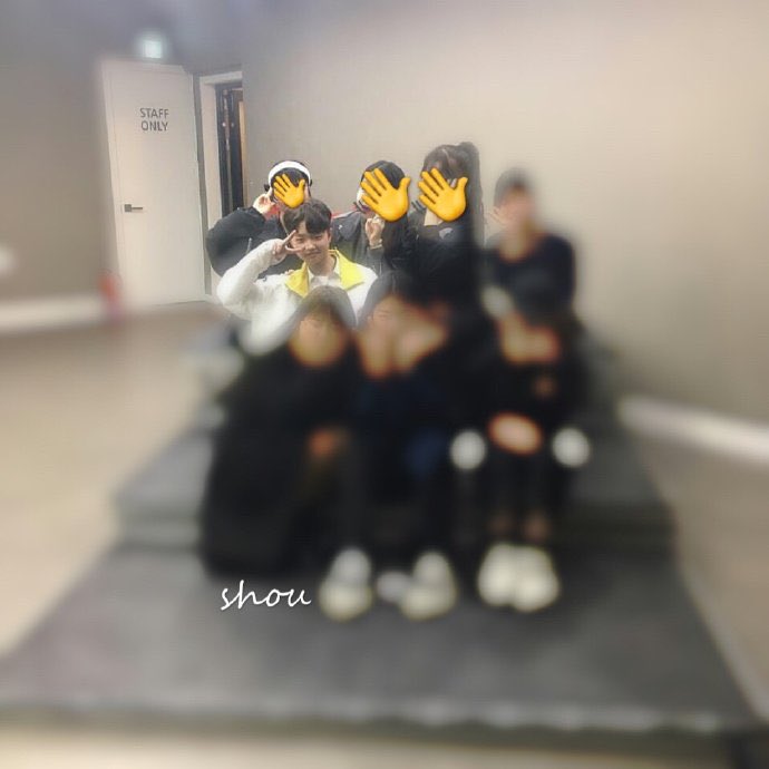 alwayswith0909's tweet photo. 있는 동표 없는 동표 다 끌어모아서 살아가고 있음•• 이정도로 오래 조용하면 뭐 있는거지..? 막 데뷔 준비하고 그런거지 https://t.co/hMgKhQ1tiz