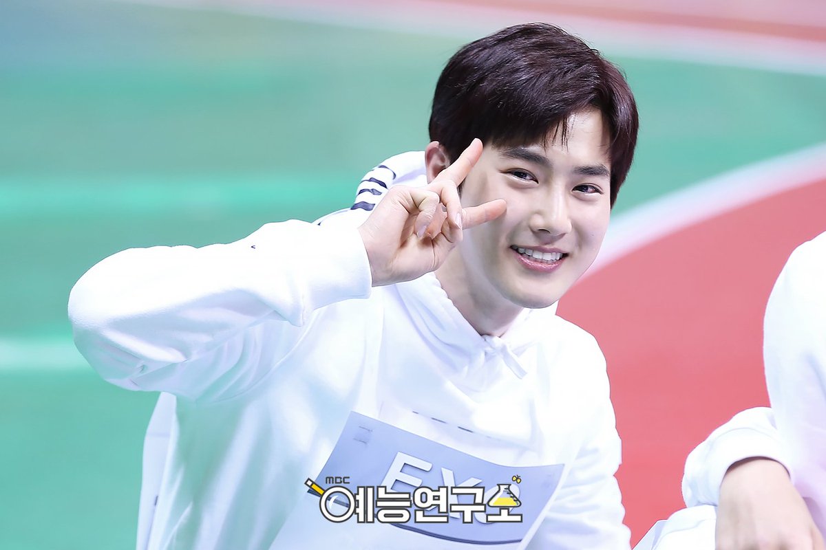 hourlykjm's tweet photo. 170116 #SUHO #수호 @weareoneEXO https://t.co/3VQ8fGTuRq