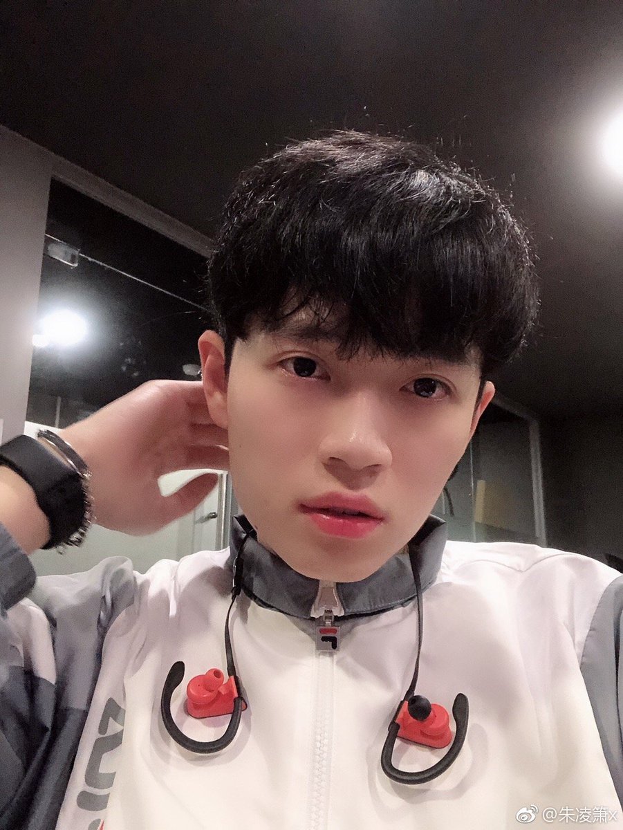 凌箫- ling xiao- 1998.08.26- birth name: 朱凌箫 (zhu lingxiao) - from xinjiang- went to sogang university, korea #凌箫  #创造营2021  #Chuang2021  #创4  #ProduceCamp2021