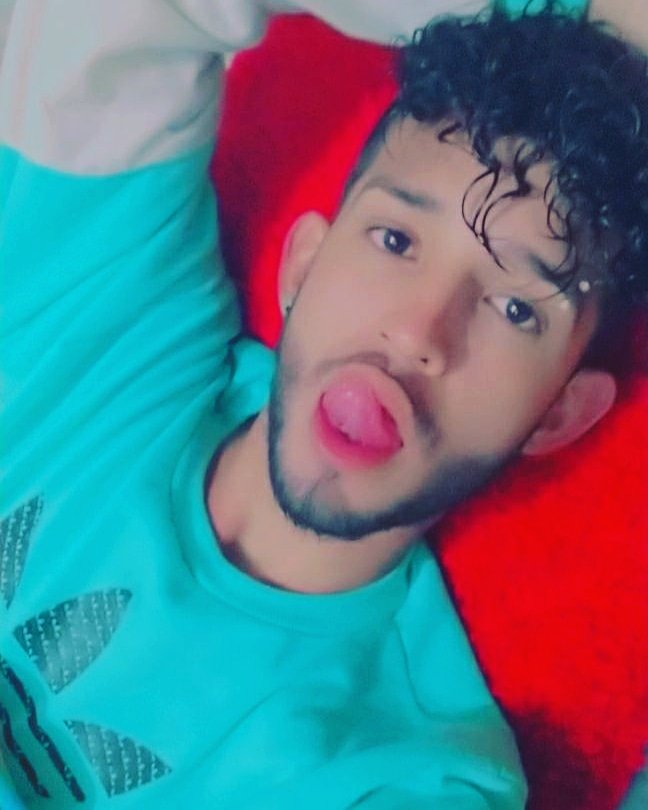 BrayanEgM's tweet photo. #SiguemeYTeSigo #gay #JuevesDeGanarSeguidores  cuando vea la barba del vecino arder ponga la suya en remojo https://t.co/HYIUjFNx85