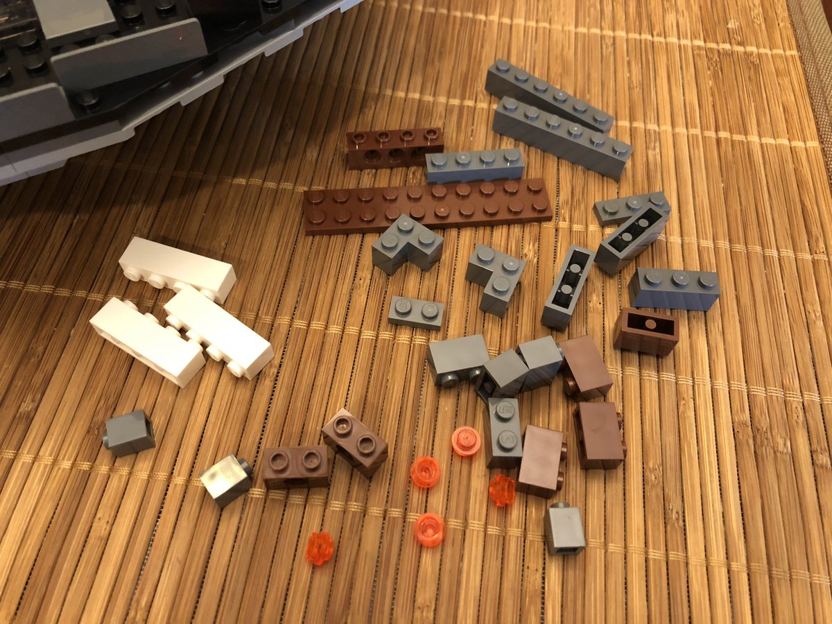 The doorway is very decorated! On the other side, some rounded tank pieces complete the walls.  #LEGO  