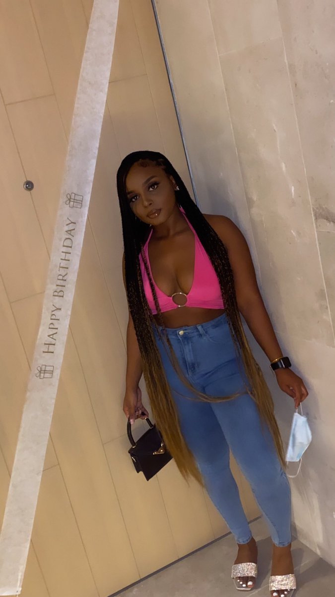 faLLike_DOMinos's tweet photo. Young hot girl I’m getting it 🔥 #birthdayeve #twentyFINE https://t.co/wR70b77Ka0