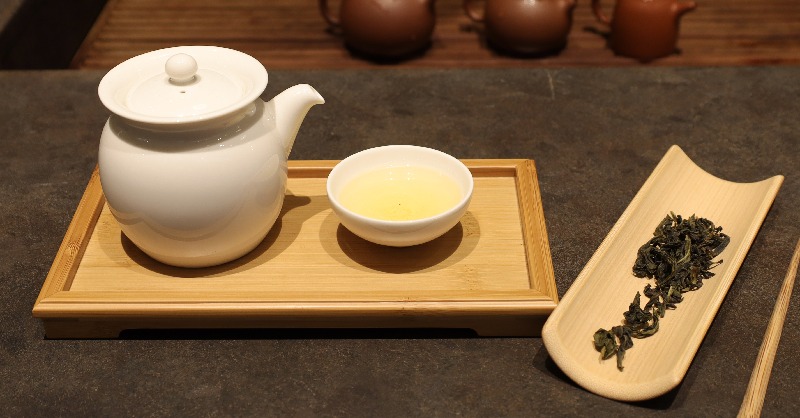wangdechuan_jp's tweet photo. 【#王德傳お茶図鑑】文山包種(ホウシュ)茶

王德傳の弱火で炒る文山包種茶は、上品で繊細な蘭の香り。その味わいは一度飲んだら、きっと忘れられないでしょう。

✏️品種
青心烏龍

✏️味の特徴
清々しい香り、最後に戻ってくる甘さ

✏️香りの特徴
蘭の香り

✏️茶湯の色
ゴールデン

#台湾 #お茶 #包種茶 https://t.co/oaUWXS6I3z