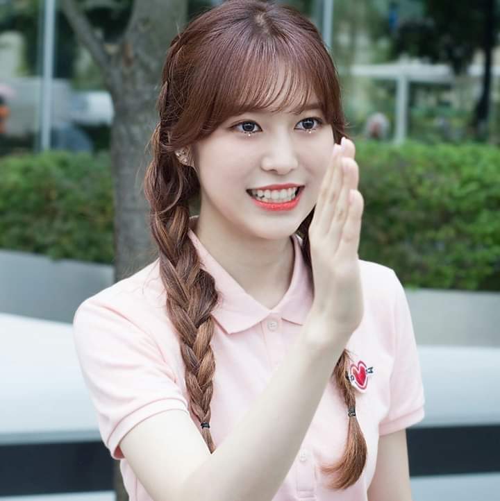 South22J's tweet photo. @nikkiakgae #MOMOLAND #모모랜드 #JANE #제인💓💓💓 https://t.co/Qu2GBU9C3n