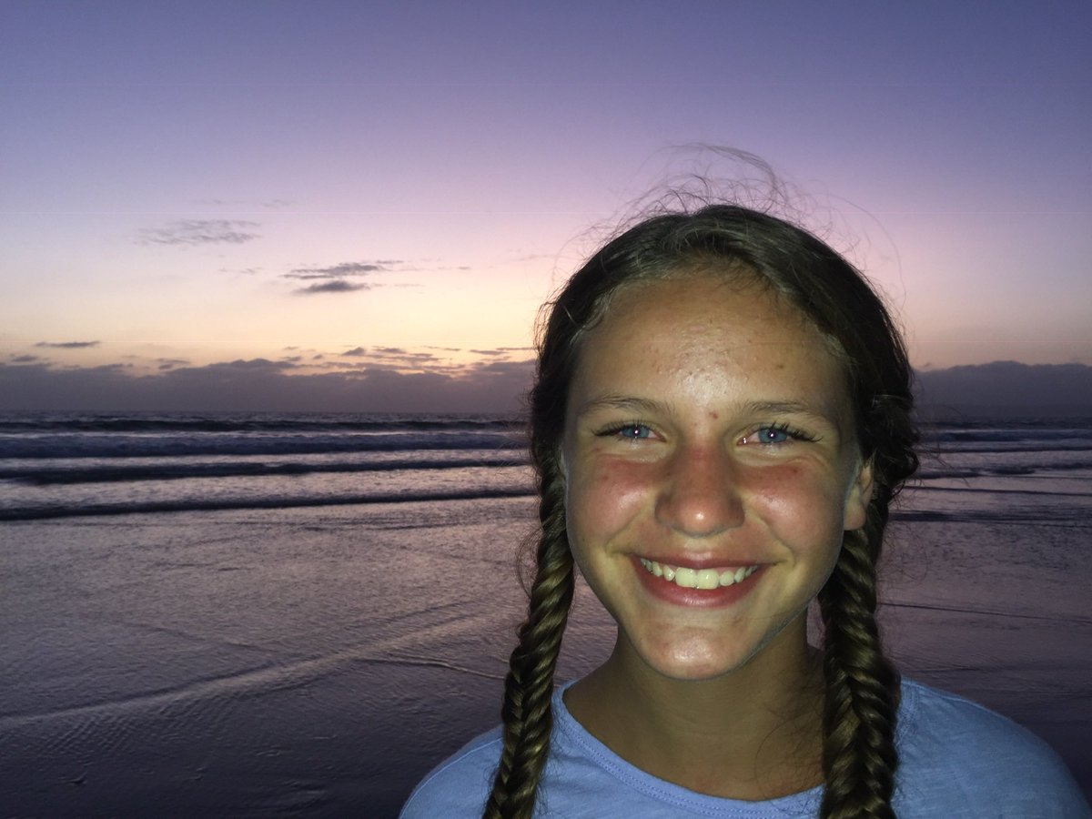 claireamecham's tweet photo. Hey Twitter it’s been a hot minute. My sister just got diagnosed with Leukemia and we could use all the retweets and sharing we can get to help get funds for her chemotherapy that starts tomorrow. Please like and rt. 🧡🧡🧡 https://t.co/V6fmmVOGV1