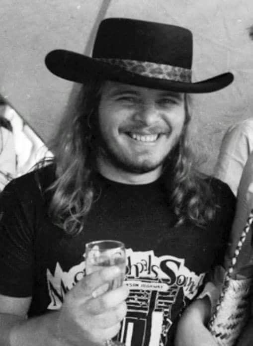 crockpics's tweet photo. Ronnie Van Zant was born this day in 1948 in Jacksonville, FL. https://t.co/IM6QqpvUhN