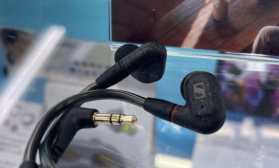 ゼンハイザーSENNHEISER カナル型イヤフォン「IE 300」試聴雑感 ゼンハイザーSENNHEISER カナル型イヤフォン「IE 300」試聴雑感