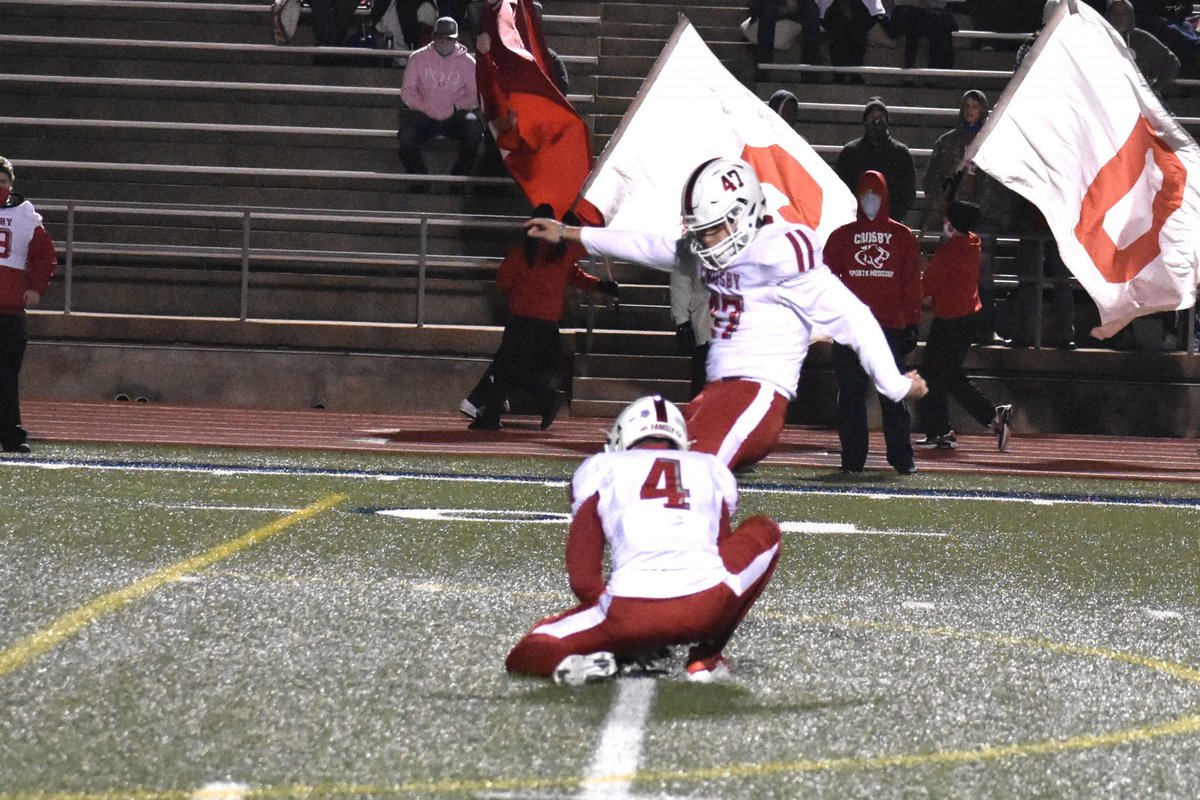 JHelburg's tweet photo. Who doesn’t love a lefty? Vote for my favorite kicker @TrevorHelburg 

https://t.co/UoYrTFPuT2 https://t.co/DSBVF6xrjV