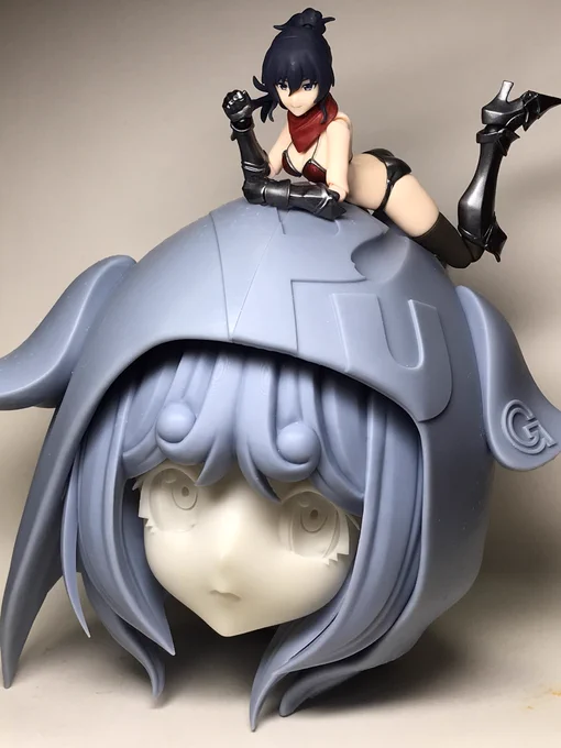 小型の3Dプリンターでパグミミ少女ゼロの大きさの限界にさらに挑戦してみた。
大きさ比較にfigmaを乗せてみたw 