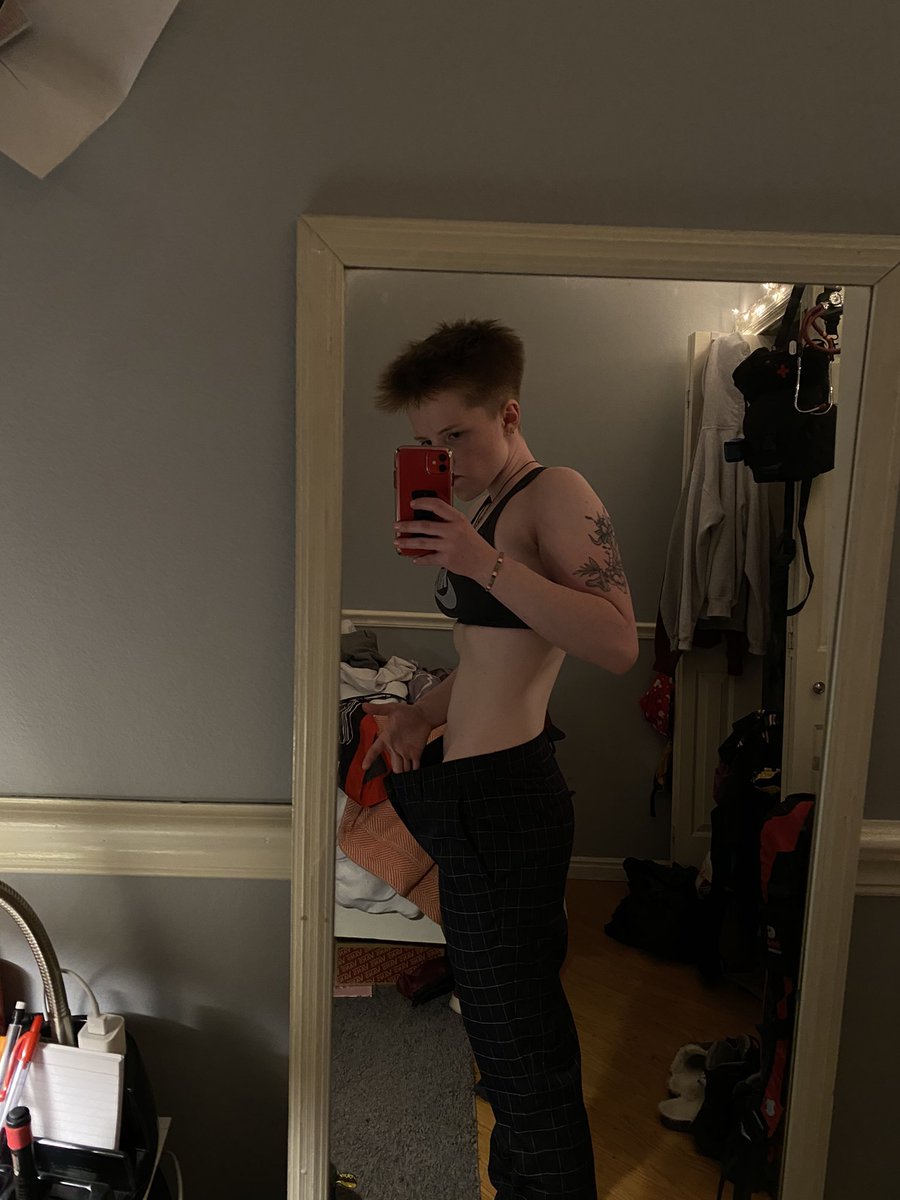 mal_hanks's tweet photo. lol taking these made me so uncomfortable, but these pants fit perfect in september. 40lbs ago. 
who knew adhd could also give me ✨body dysmorphia✨ https://t.co/jVuokR53wo
