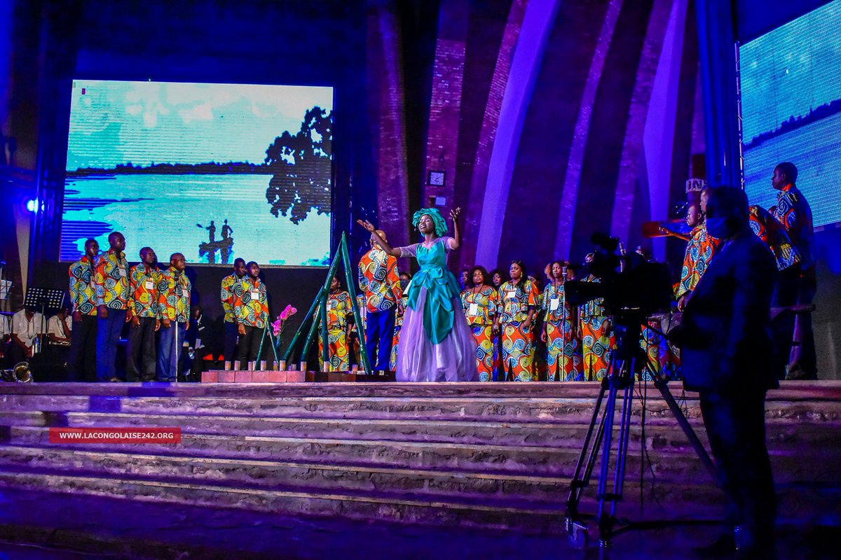 Mariusca3's tweet photo. Mamé!La joie de voire son dossier artistique sur WIKIPEDIA👇 https://t.co/SPZOz8h1xw
Un pas après l'autre le SLAM y arrivera,car ensemble on peut tout! Image:Spectacle MOI SAINTE ANNE
#Slameuse #Slamunité #Slamourail #slam #poetrycommunity #Congo #Afrique #artist #ChezMoiAuCongo https://t.co/vvMdYTgdFL