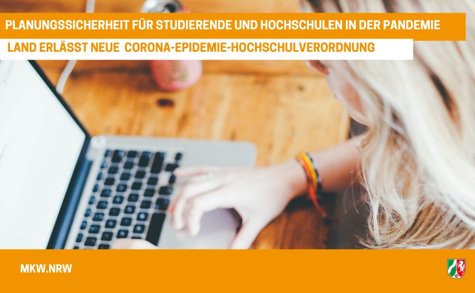 MKW_NRW's tweet photo. Verlängerung der Regelstudienzeit um ein Semester und Wiedereinführung der Freiversuchsregelung im WS 2020/2021: Mit der neuen Corona-Epidemie-Hochschulverordnung unterstützt @LandNRW Studierende und Hochschulen. Mehr dazu: https://t.co/wx4Iepeu4L https://t.co/KhS8uyQjJM