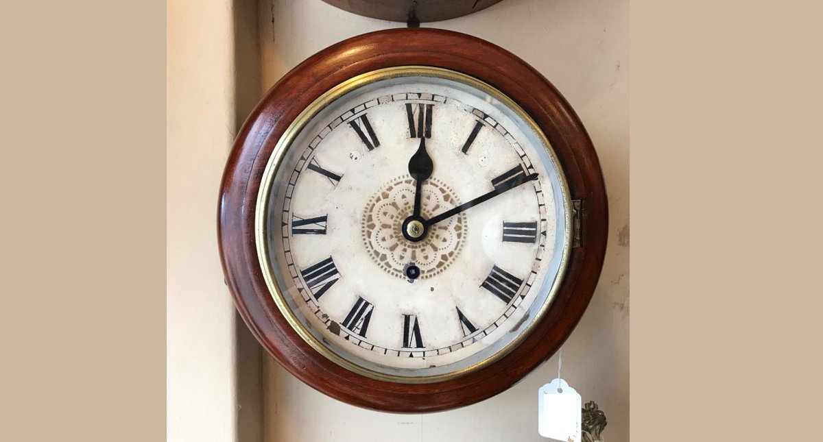 loveantiques's tweet photo. This Small Fusee Wall Dial Clock dating from the 1900's is in it's original condition and is for sale from Victoria Antiques: https://t.co/muYzhpK6gO
#antiqueclock #clock #antiquetimepiece #timepiece #fuseewallclock #loveantiques https://t.co/eONWdmMnWJ