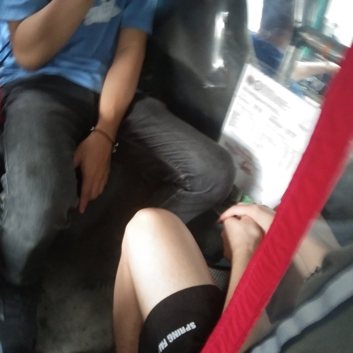 NaKasabay nako Pauli pa agdao huhuh makasuya lagi ni sila ay ambi nakog amigo Ra cge nakog tabis sa ilahang duha nasense gud diay nako na uyab sila samoka ani nila uyy, same ratag edad ninyo guys😭🤦❤️cute kaayo sila tan-awon same man gud sila ug bracelets tapos nagholdings pa.