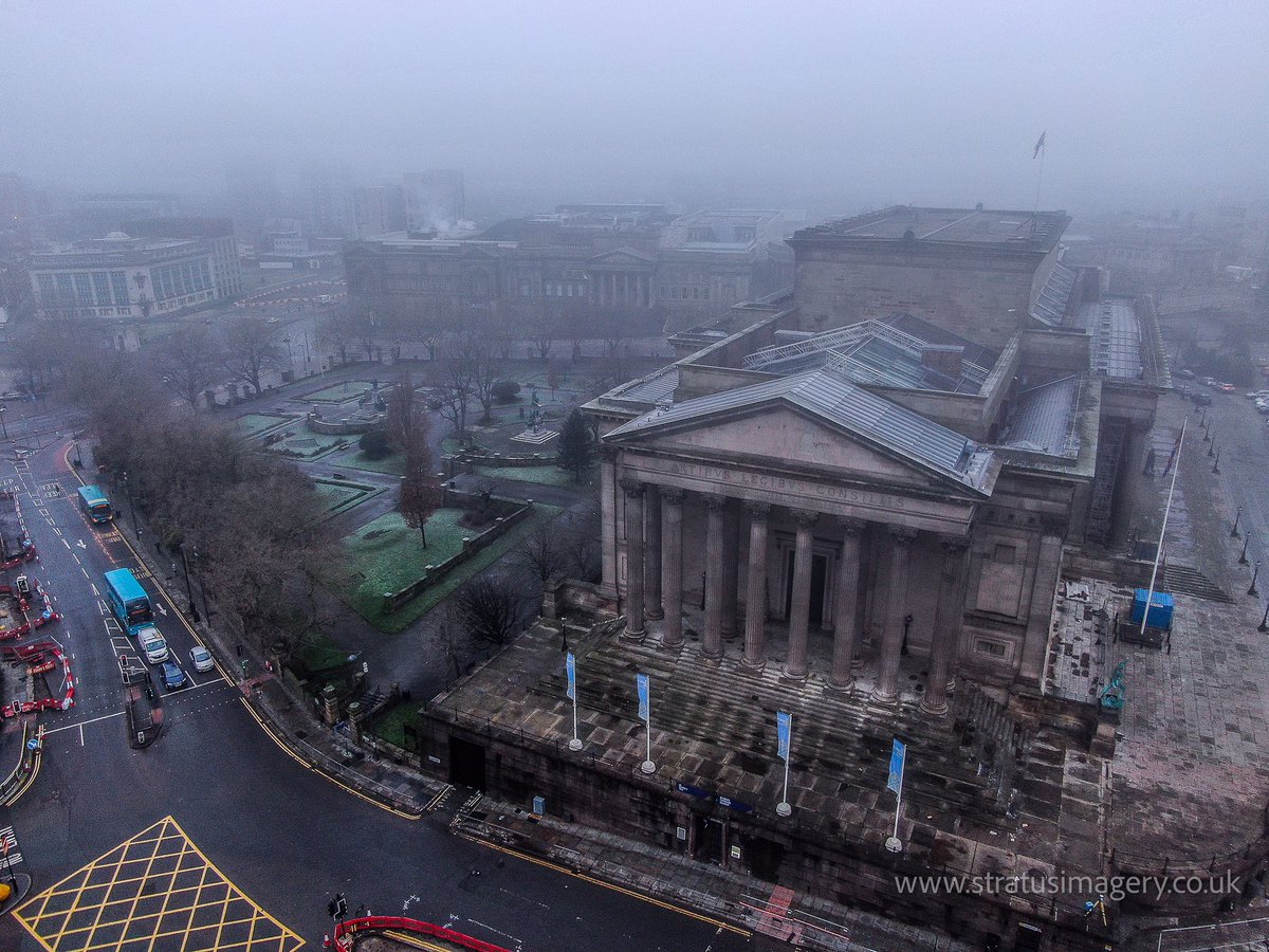 Nothing to see here,shroud of freezing fog surrounding the city 🥶stratusimagery.co.uk @angiesliverpool @YOLiverpool @realrobinjmac65 #liverpool #liverpoolfog