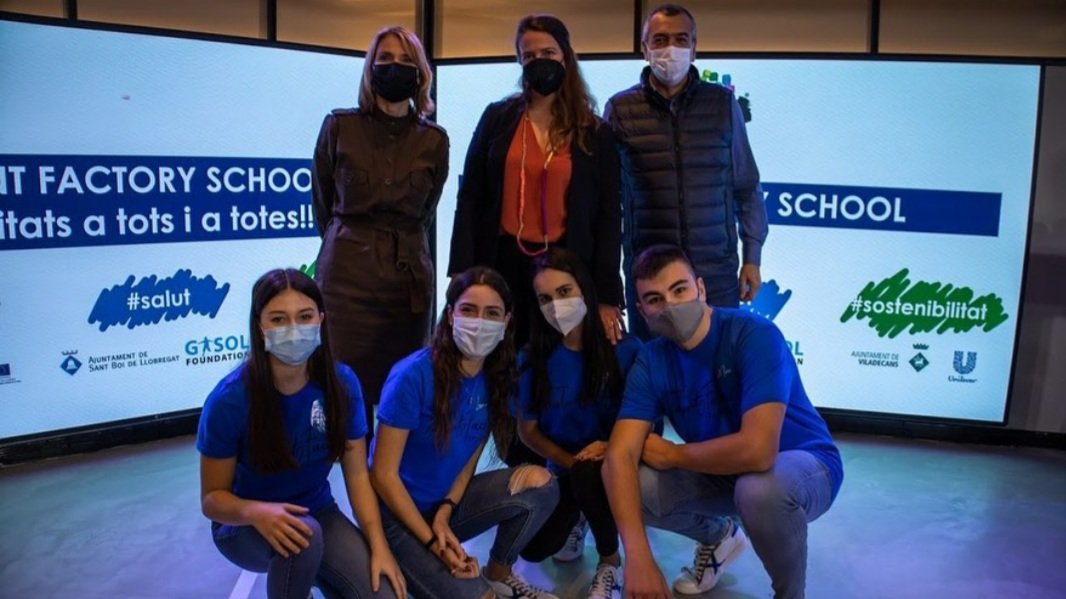 AjSantBoi's tweet photo. Felicitem l'equip de joves de Sant Boi que ha participat en el concurs @TFtalentfactory. Laura Delgado, Marc Hernica, Julia Puerto i Lucia Reñé han creat el projecte #COROTO sobre salut i obesitat a proposta de la @GasolFoundation.
#orgulldeciutat #santboi https://t.co/4QiM9XwqfM
