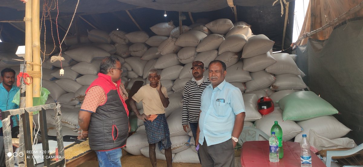 CommitteeMarket's tweet photo. Paddy Mondi verification of Ghatapur PACS under Chandabali RMC of BHADRAK district by District squad https://t.co/jHCZlb3d4p