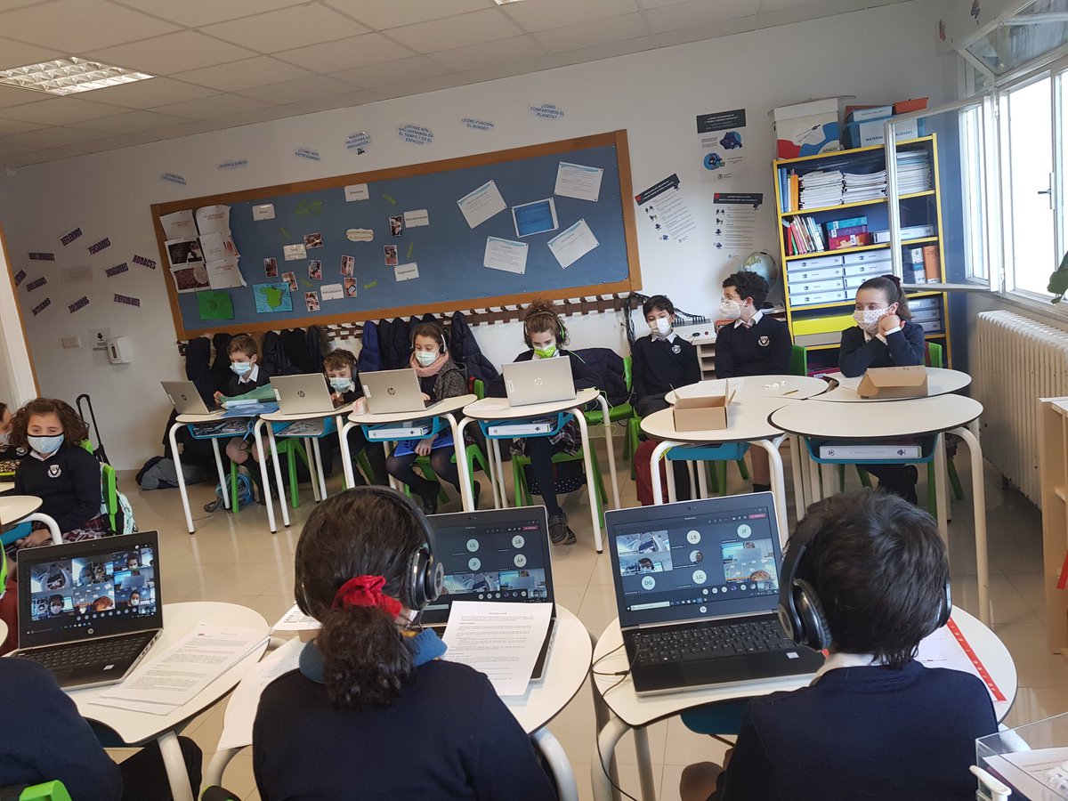 prensatlantico's tweet photo. Está pasando... debate en quinto de EP, ¿está la ciudadanía española concienciada con los problemas derivados del cambio climático? Equipos, capitanes y jurado colaborando a través de Teams.@institucionsek @sekatlantico @AEtwinning https://t.co/CCOEL7GP2P