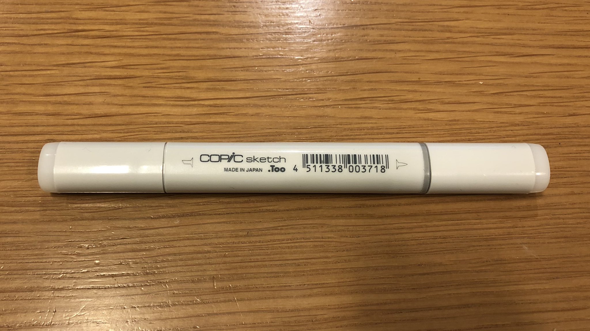 梅 補足 コピックのアルコール溶剤はラッカーの塗膜を溶かすと聞いたので 手持ちのコピック スケッチの0番 カラーレスブレンダー でラッカーで描いた線をトリミングしてみたんですが ちゃんと出来ました 私の面相はラッカーオンリーなのでわざわざ空