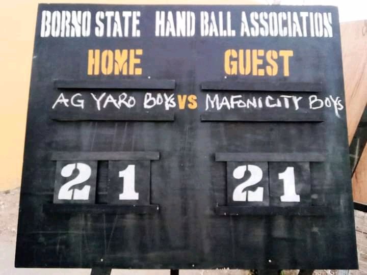 EnochBitrus1's tweet photo. Borno state handball  community annual competition on progress 
Day 1 was great with a draw, from FC  A Yaro and Mafoni City boys  21:21 https://t.co/WddNer9KBV