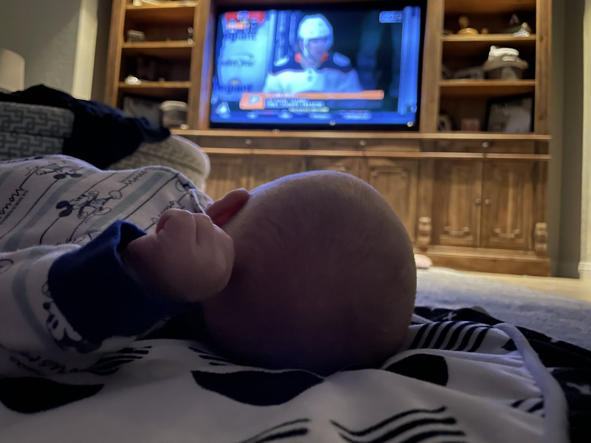 JoeWarner81's tweet photo. My 6 week old sons first knights game. Teach them young. #vegasborn #golnightsgo #knighttime https://t.co/aYc1TxCnnF