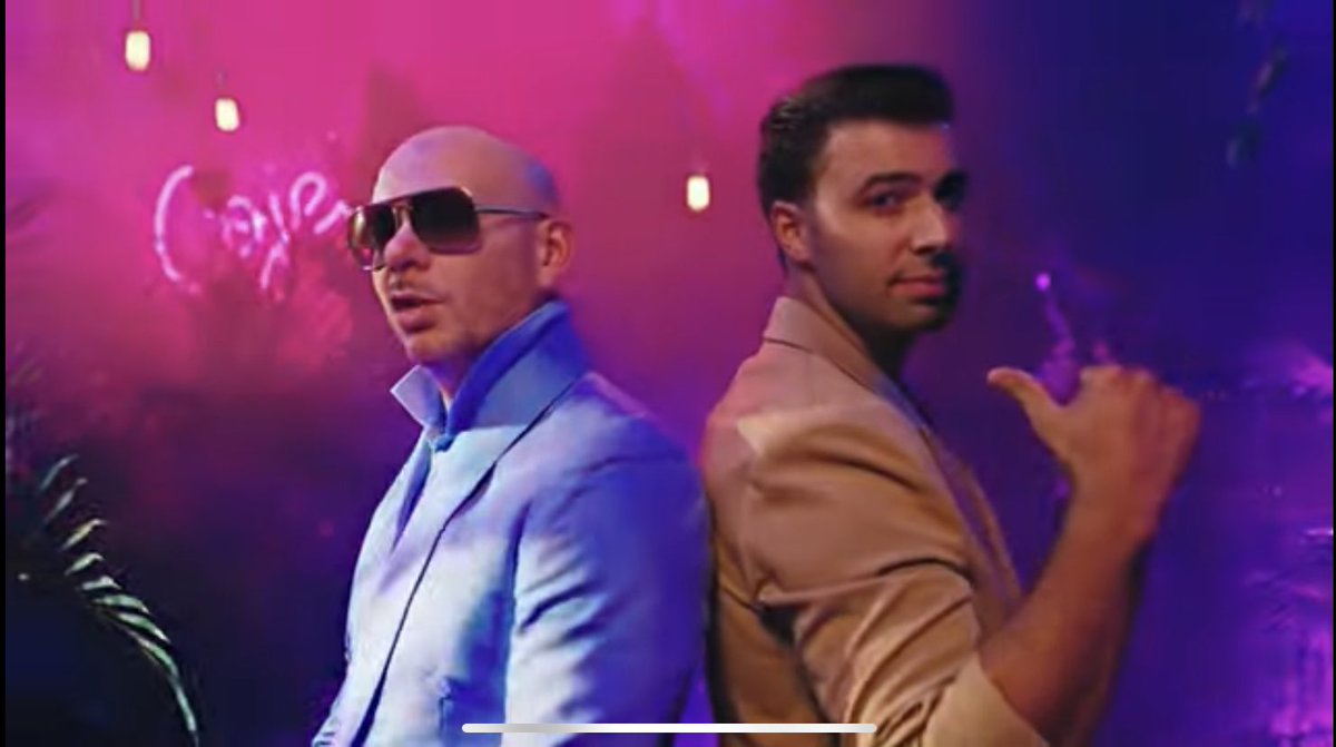 TeamCanelaSpain's tweet photo. A gozarrrrr #CositaLinda @jencarlosmusic x @pitbull 

https://t.co/opHtBoiDHu https://t.co/CIJf0r9P11