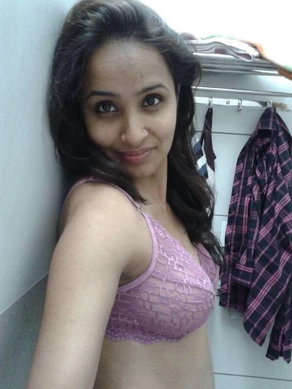 lovelord_1234's tweet photo. #indianslut #indianswinger #sexy #boobs https://t.co/DyA5ReD0lZ
