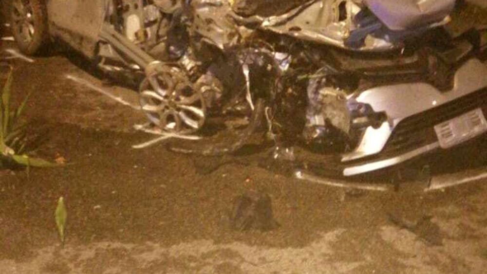 NapoliToday's tweet photo. #Cronaca #Chiaia Incidente stradale, auto si schianta contro un ristorante: due feriti gravi https://t.co/YNvuhDvcLQ https://t.co/6bE0osytBy