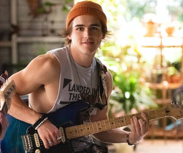 loved Julie and the phantoms but these boys were way to stylish to be 90s boyband worthy